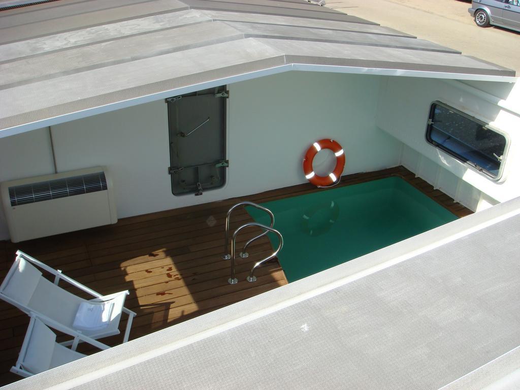 B&B Droomboot Oudenburg Exterior photo